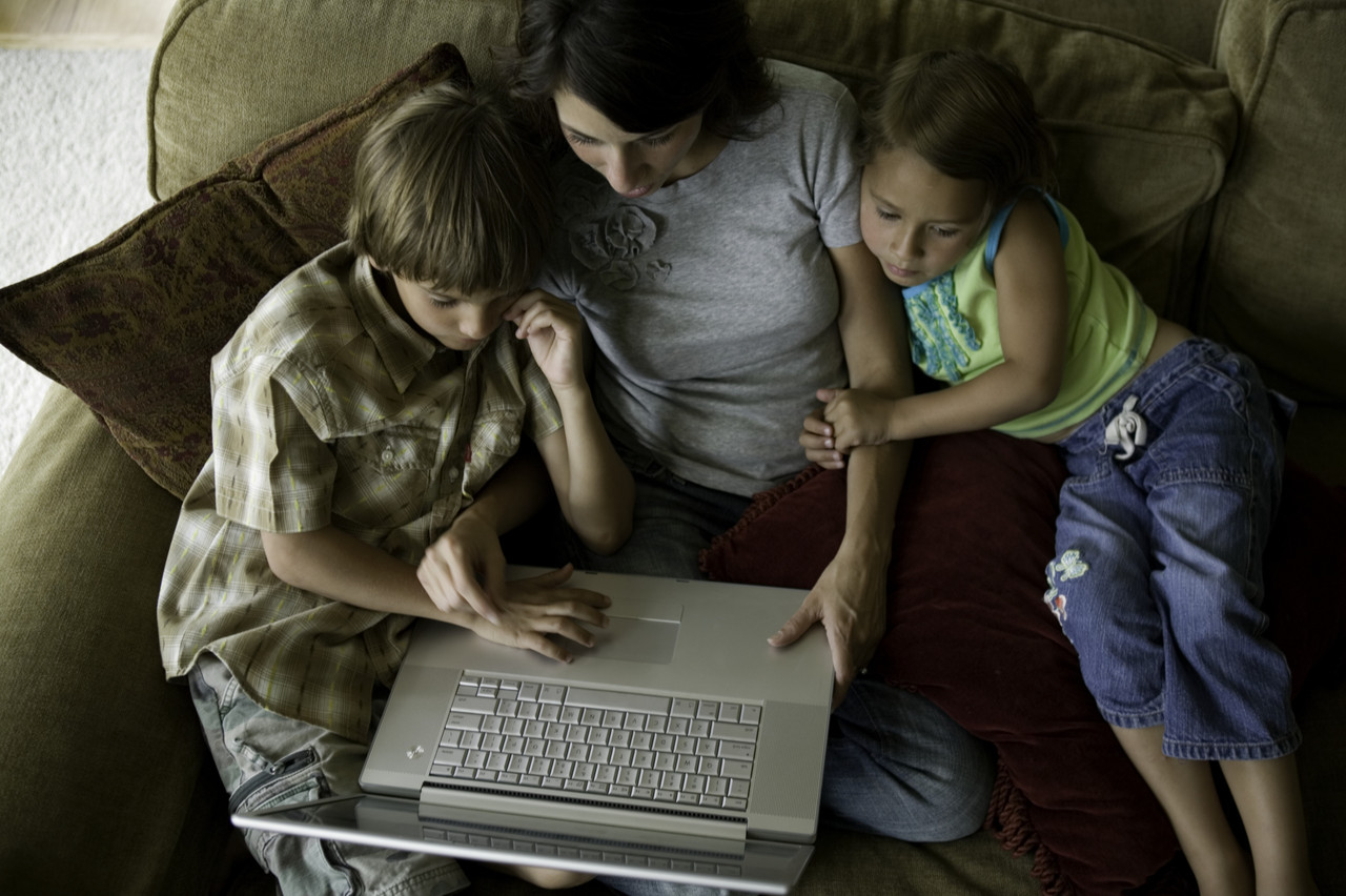 Children and the use of ICT: Who can parents trust?